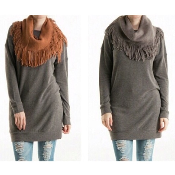 infinity scarf with fringes - Picture 3 of 4